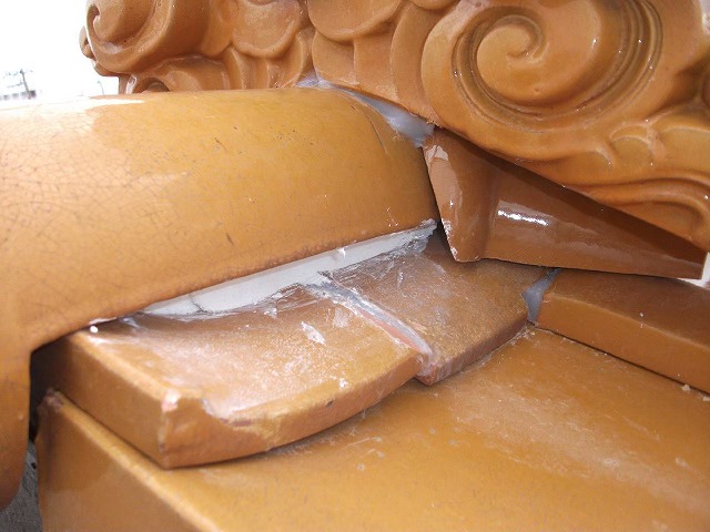 巴瓦に漆喰を詰めたところ